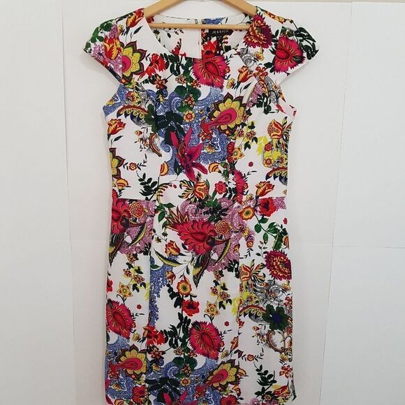 🌸HOST PICK🌸 JESSICA Fitted Cap Sleeve Floral Dress Size 8 Petite  NEW - Picture 3 of 13